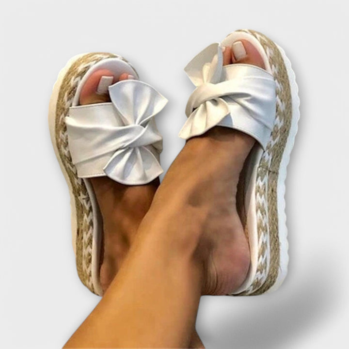 Isadora – ortopedické sandály s mašlí